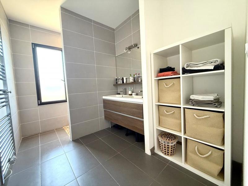 Maison - 244 m² - 10 pièces