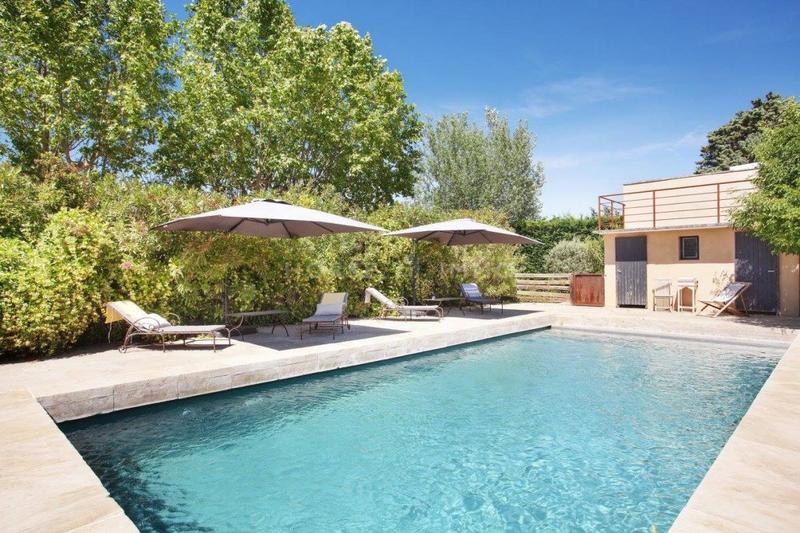 Maison - 1 745 m² - 50 pièces