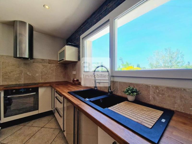 Maison - 220 m² - 8 pièces