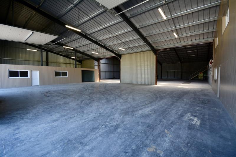 Local d'activités - 1 623 m²