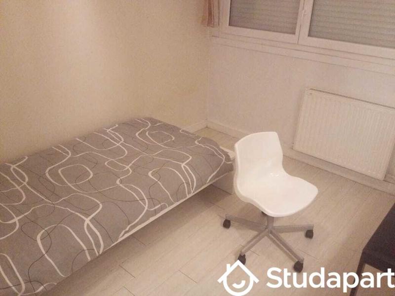 Chambre - 12 m² - 1 pièce