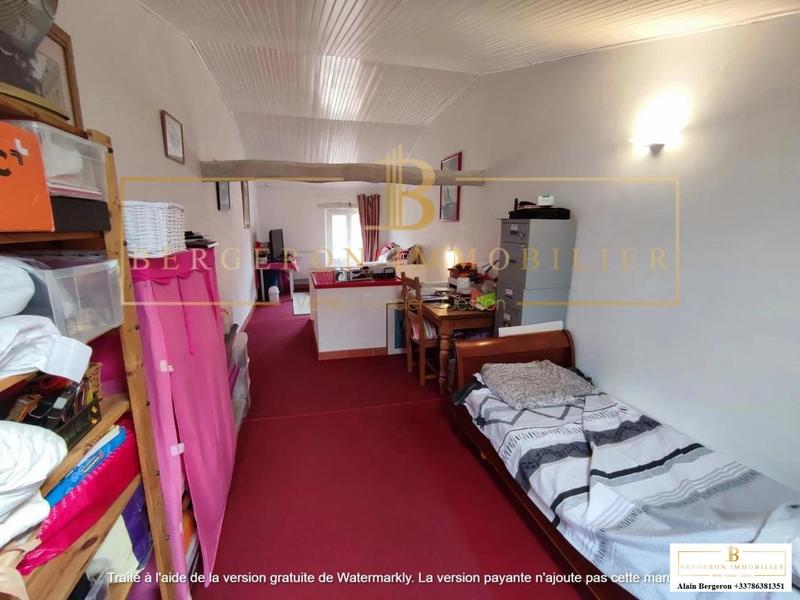 Maison traditionnelle - 92 m² - 4 pièces