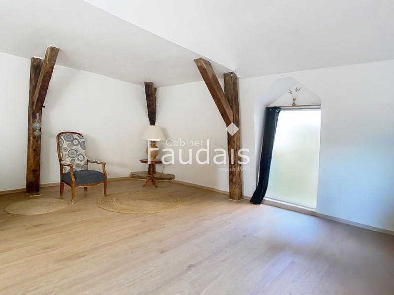 Maison - 382 m² - 13 pièces