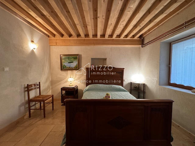 Maison - 268 m² - 13 pièces