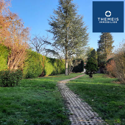 Maison traditionnelle - 89 m² - 7 pièces