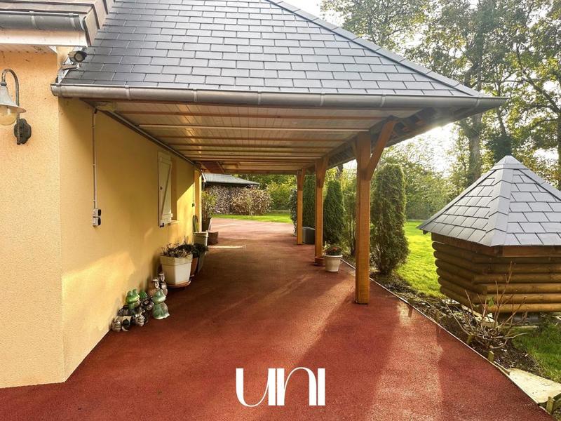 Maison - 247 m² - 7 pièces