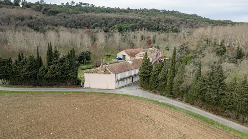 Maison - 298 m² - 13 pièces