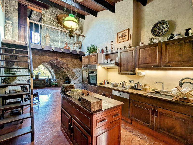 Maison - 200 m² - 7 pièces