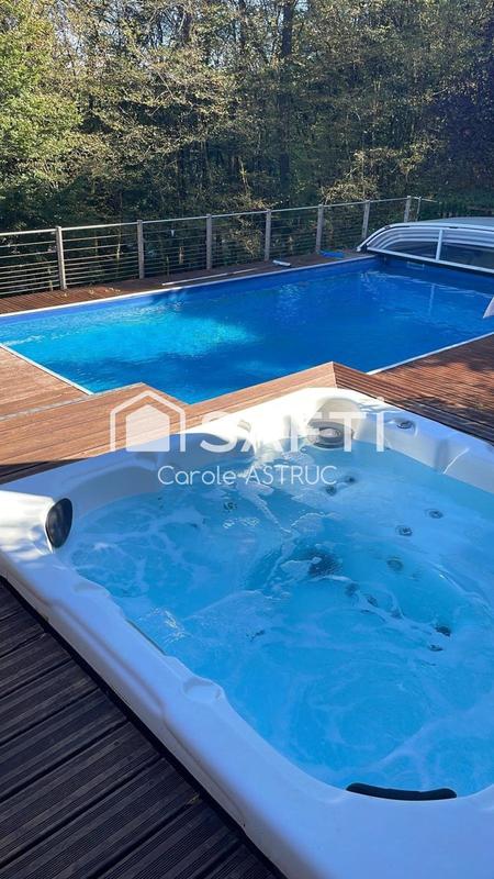 Maison - 200 m² - 6 pièces