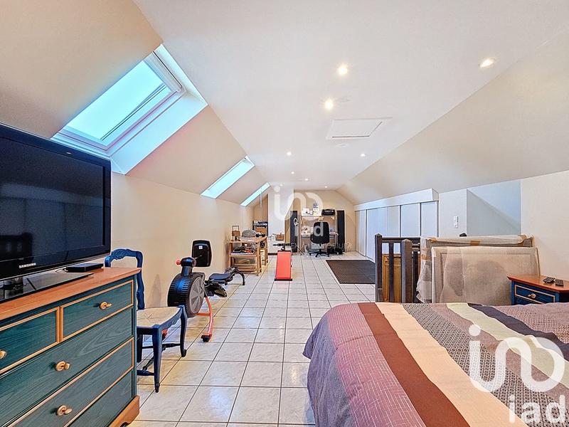 Maison - 220 m² - 9 pièces