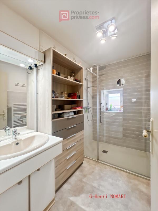 Maison - 214 m² - 7 pièces