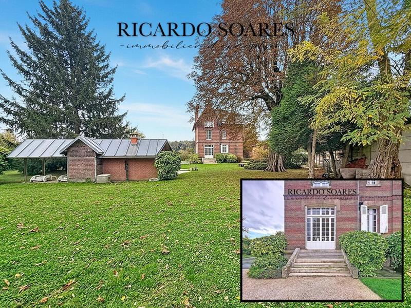 Demeure - 219 m² - 10 pièces