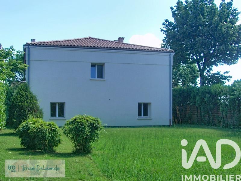 Maison - 220 m² - 9 pièces