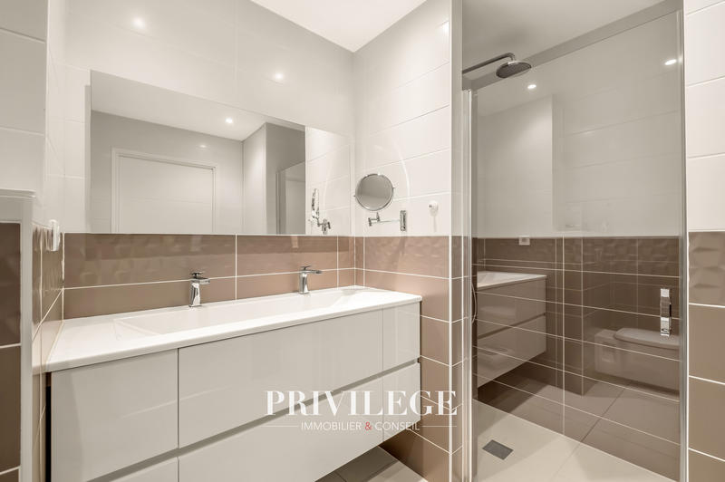 Appartement - 95 m² - 4 pièces