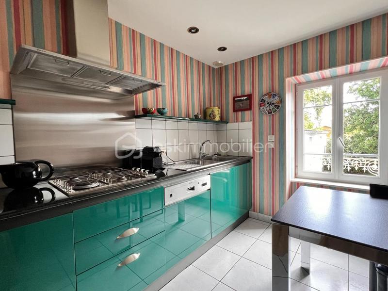 Maison - 225 m² - 8 pièces