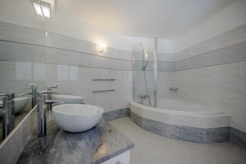 Maison - 540 m² - 10 pièces