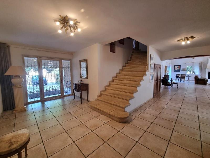 Propriété - 425 m² - 7 pièces