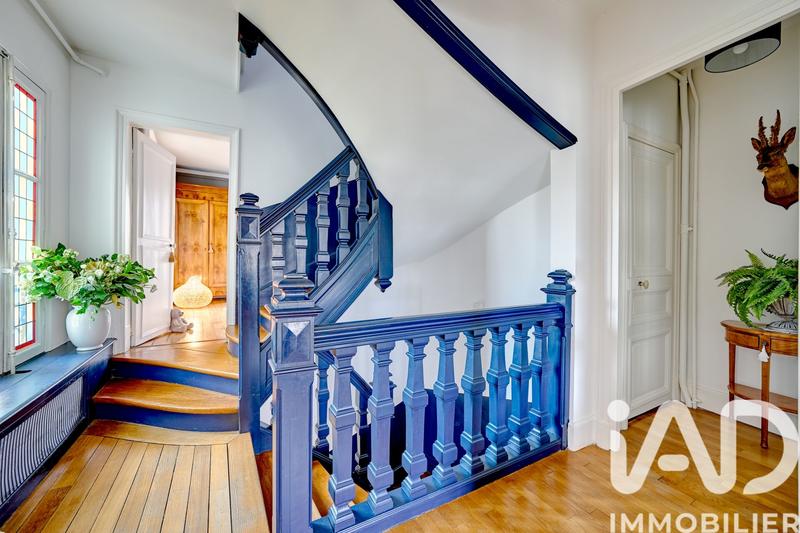 Maison - 299 m² - 10 pièces