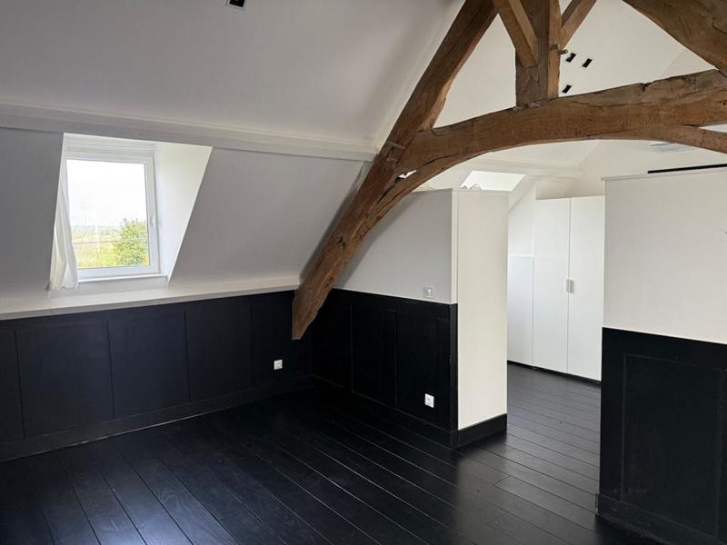 Maison - 240 m² - 7 pièces