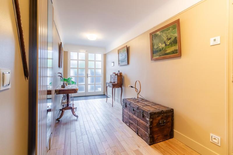 Villa - 218 m² - 10 pièces