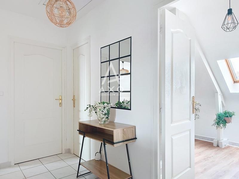 Maison - 285 m² - 10 pièces