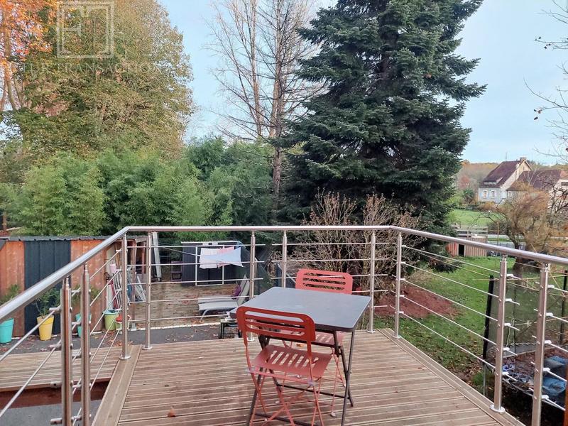 Maison - 180 m² - 12 pièces