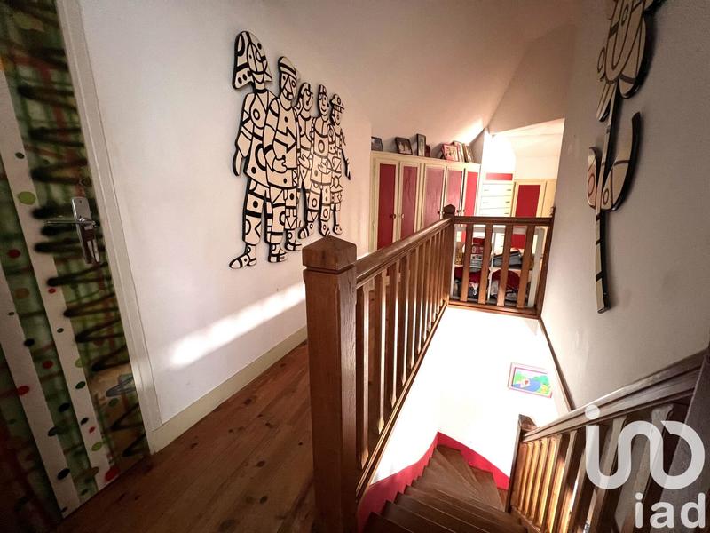 Maison - 214 m² - 8 pièces