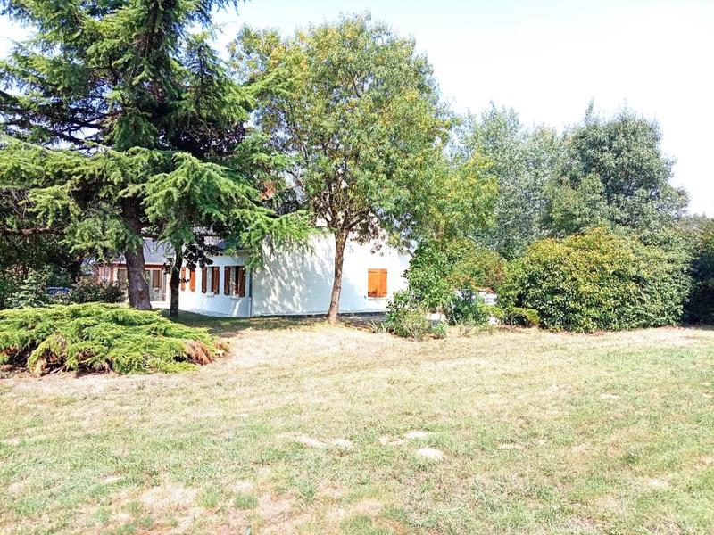 Propriété - 188 m² - 9 pièces