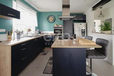 Maison - 161 m² - 7 pièces