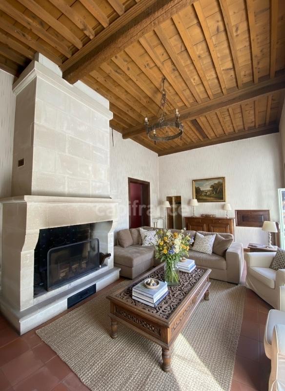 Maison - 265 m² - 10 pièces