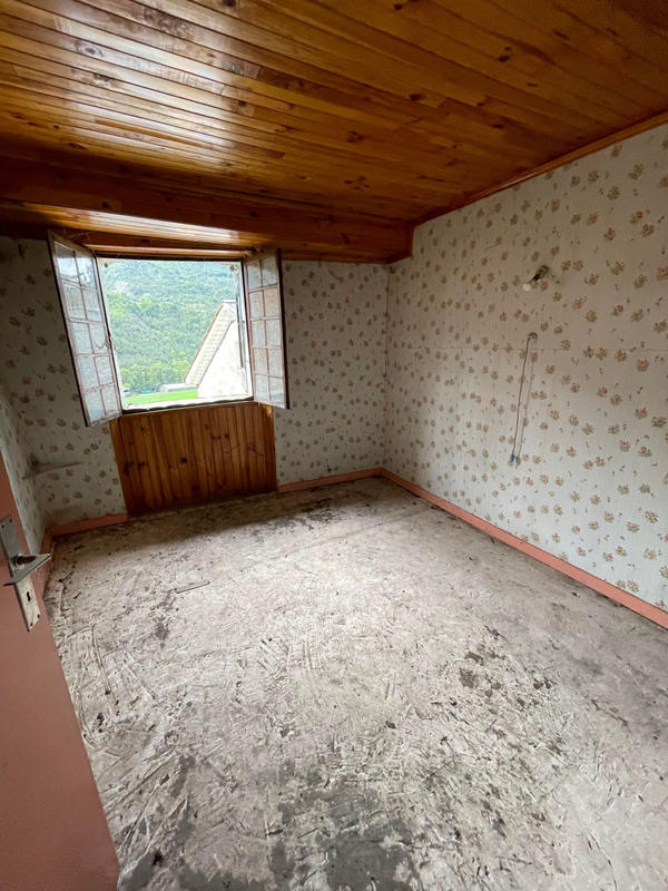 Maison de village - 105 m² - 10 pièces