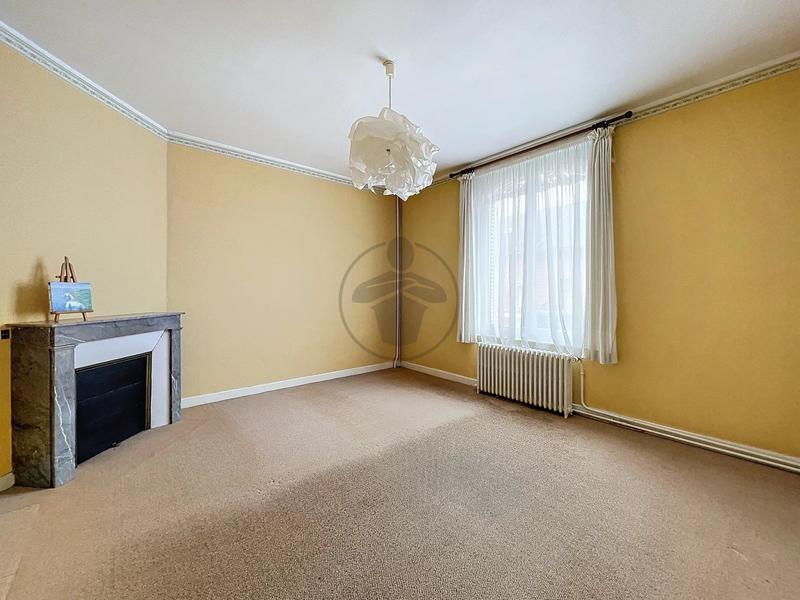 Maison - 212 m² - 8 pièces