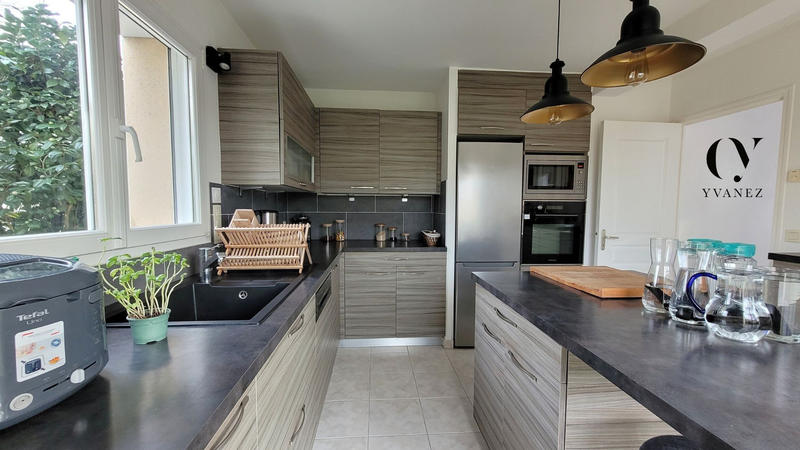 Maison - 143 m² - 7 pièces