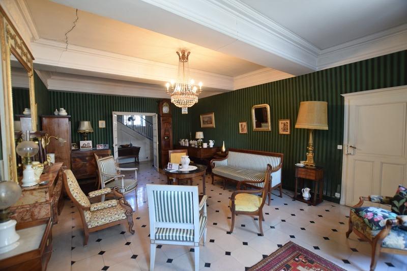 Propriété - 252 m² - 10 pièces