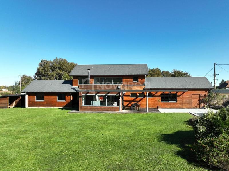 Villa - 200 m² - 7 pièces