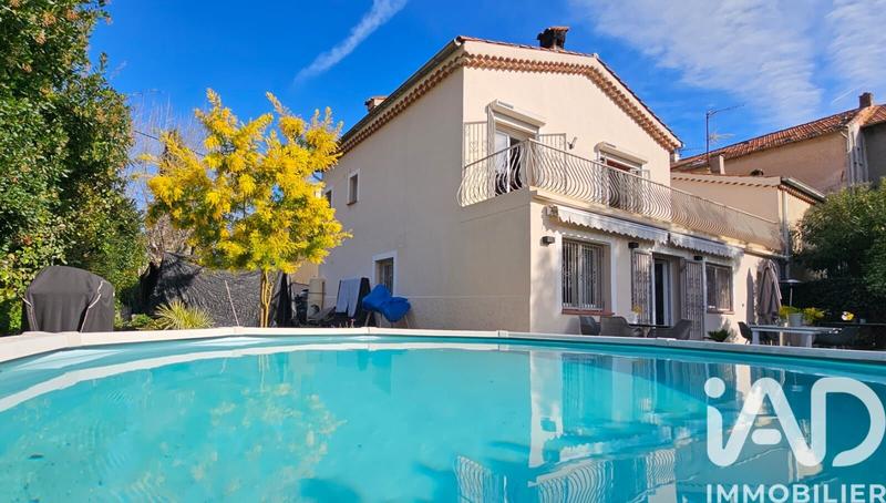 Maison - 137 m² - 7 pièces