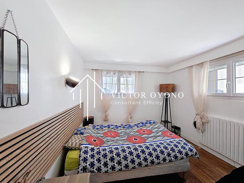 Maison - 250 m² - 9 pièces