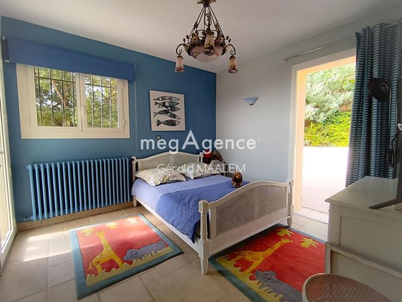 Maison - 250 m² - 7 pièces