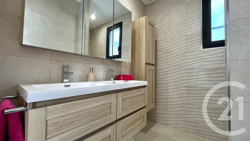 Villa - 169 m² - 5 pièces