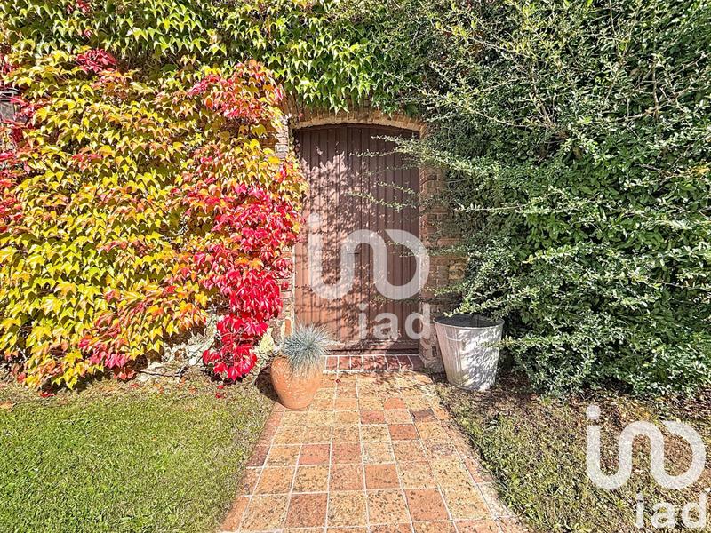 Maison - 243 m² - 8 pièces