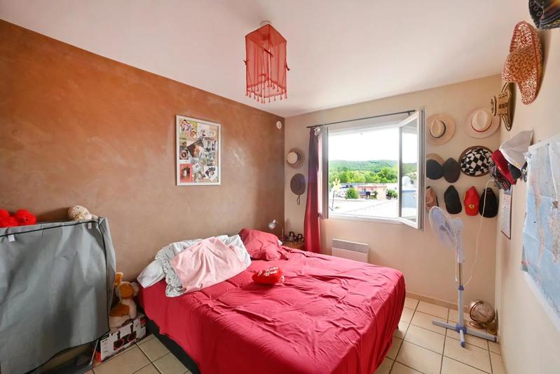 Propriété - 520 m² - 8 pièces