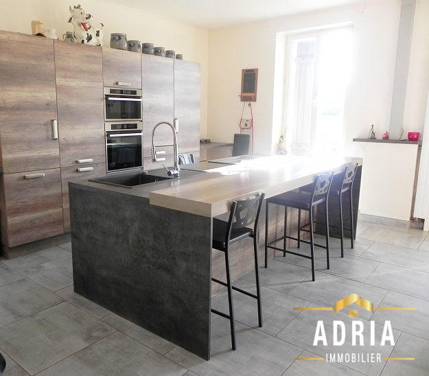 Maison - 147 m² - 5 pièces