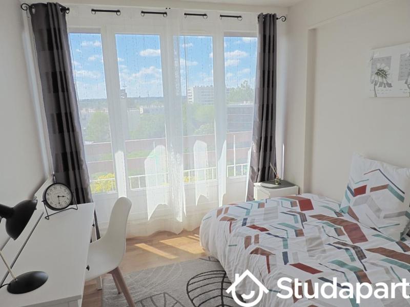 Chambre - 13 m² - 1 pièce