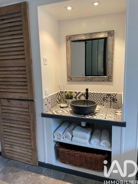 Maison - 300 m² - 8 pièces