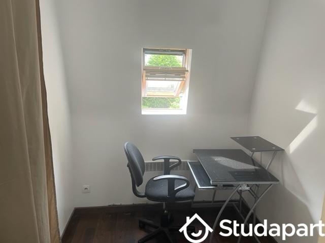 Chambre - 9 m² - 1 pièce