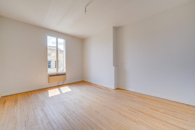 Maison - 260 m² - 11 pièces