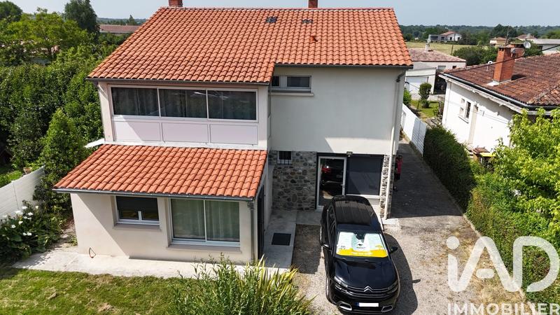 Maison de ville - 170 m² - 9 pièces