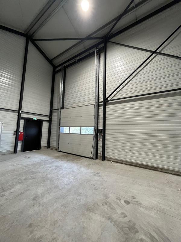 Local d'activités - 180 m²