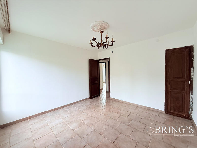 Appartement - 87 m² - 5 pièces