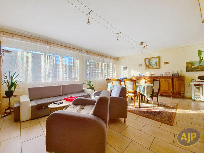 Appartement - 75 m² - 3 pièces